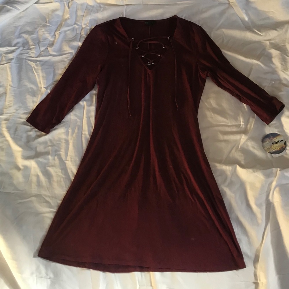 Host Pick 10/28 💎 NWT maroon mid length dress